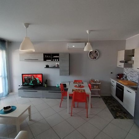 Appartamento Nuovissimo Ad Un Passo Dal Mare Montesilvano Marina Exterior foto